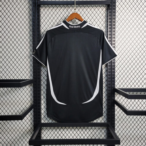 Camisa Retrô Real Madrid 06/07 - Image 2